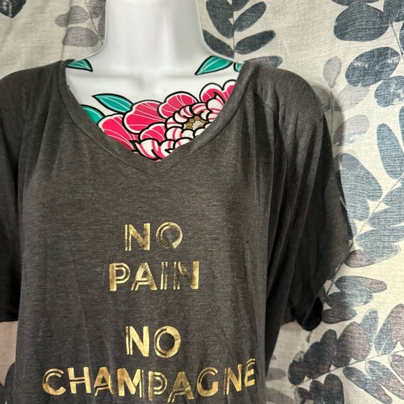 GAP Charcoal Tee with Gold Lettering - Picture 2 of 3